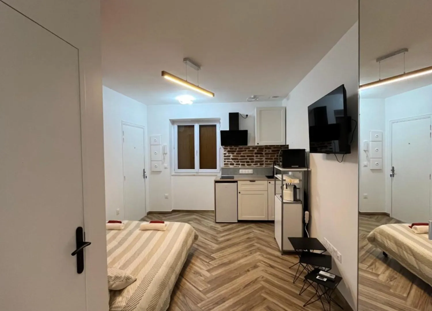 اتصالات Studio A Louer Sur L Application A I R B N B - Le Petit Fer A Cheval Centre-Ville 